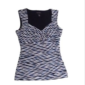 White House Black market top size small blue black white EUC